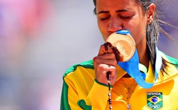 Juliana dos Santos levou o ouro nos 5000 metros