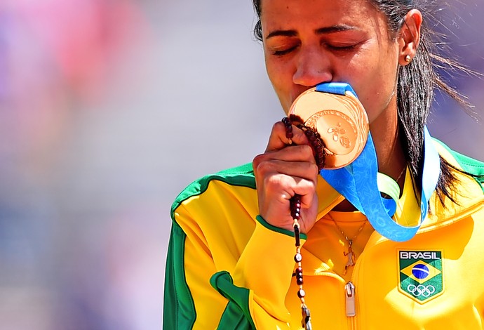 Juliana dos Santos levou o ouro nos 5000 metros