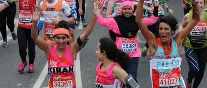 Em protesto, mulher corre maratona menstruada e sem absorvente